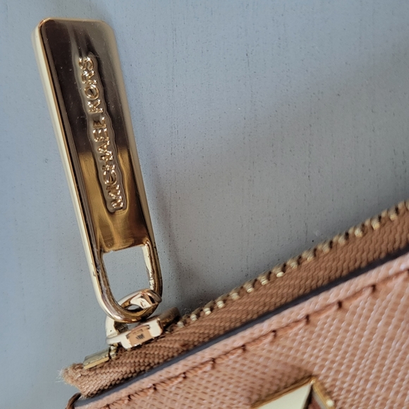 NWOT Michael Kors Brown Wallet/Wristlet OS - Picture 8 of 8